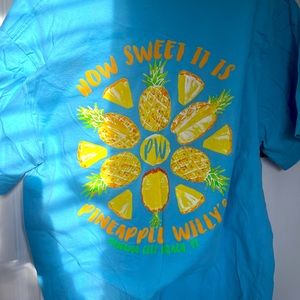 Pineapple Willy’s Tee 🎉TSHIRT BUNDLE 2 FOR $7 or 3 FOR $8🎉